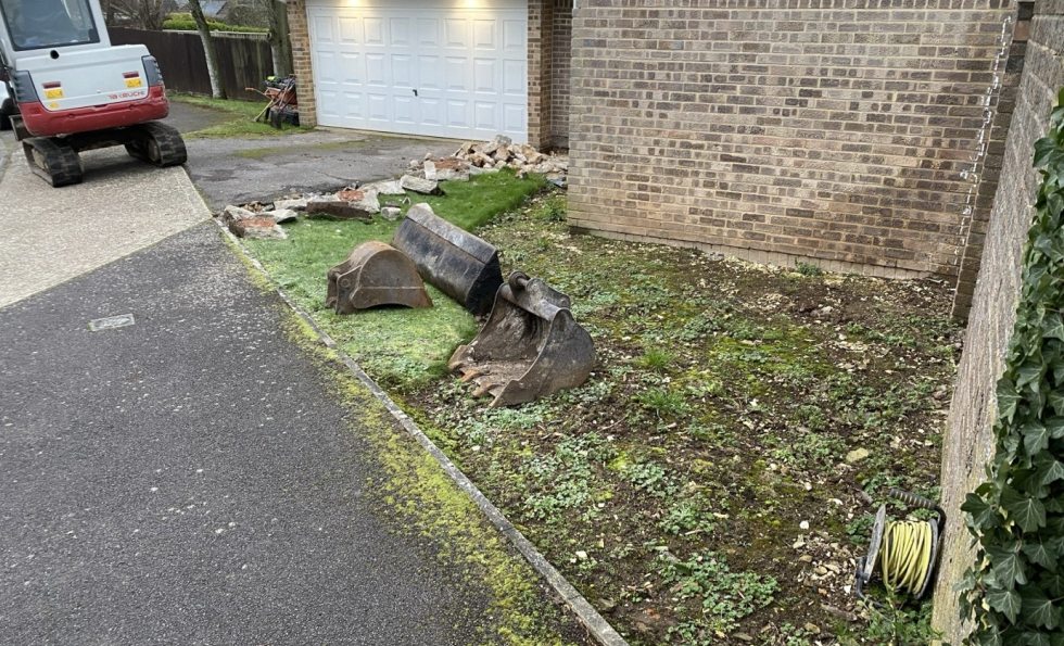 Garden landscaping and turfing in Hampshire