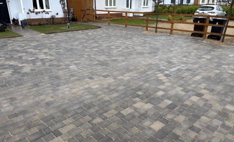 Finished block paving driveway by Test Valley Paving