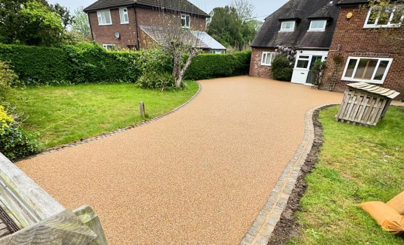 Resin bound driveway example by Test Valley Paving